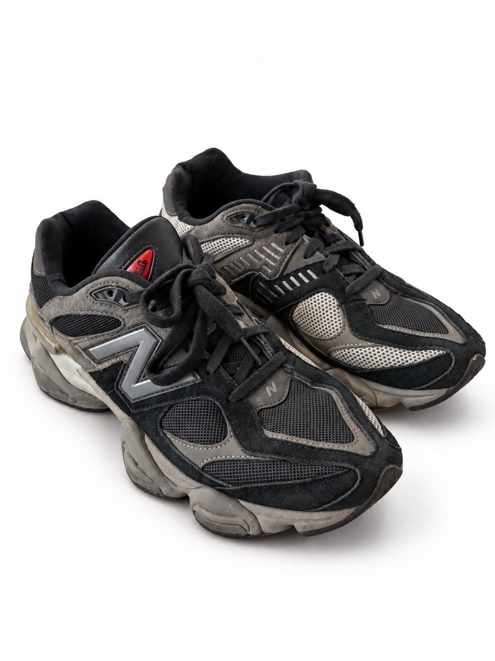 New Balance Men's Black and Grey Running Sneakers